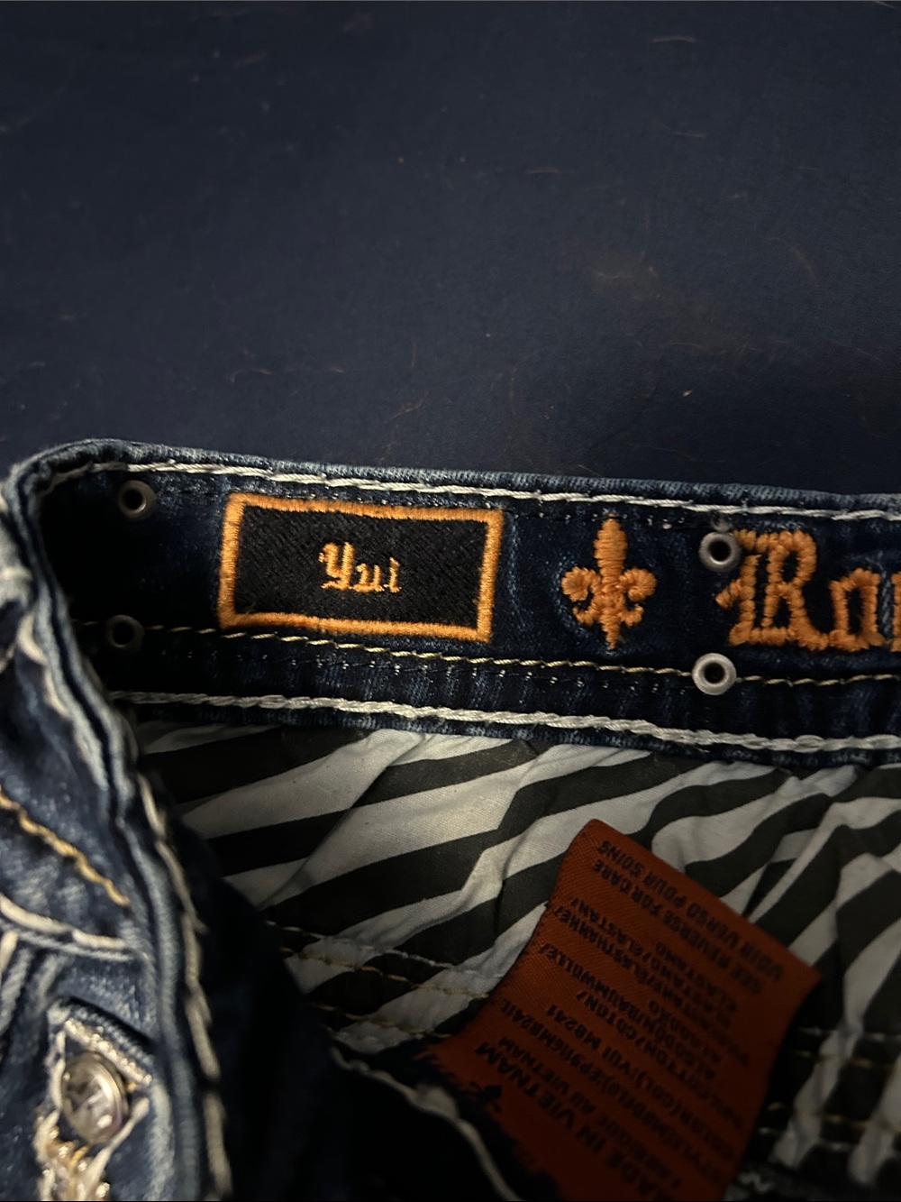 Rock Revival Yui Distressed Light Wash mid-rise Boot Cut Jeans Size 30 inseam 33 - Picture 5 of 9